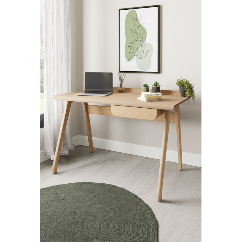 Chavanon Executive Desk