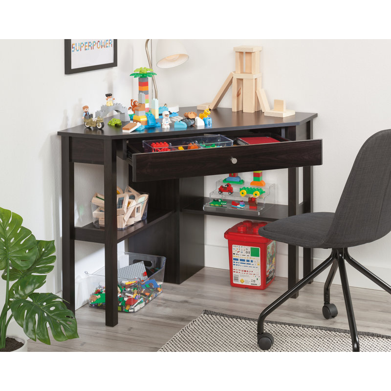 Bureau d'ordinateur de coin Beginnings