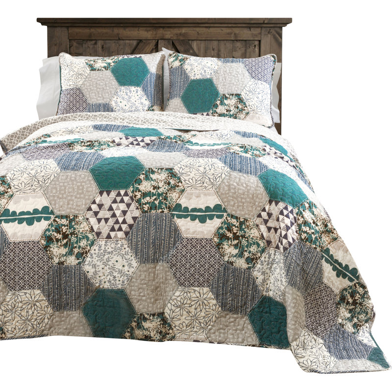 Briley Cotton Reversible 3 Piece Quilt Set, Queen Quilt + 2 Standard Shams, Turquoise