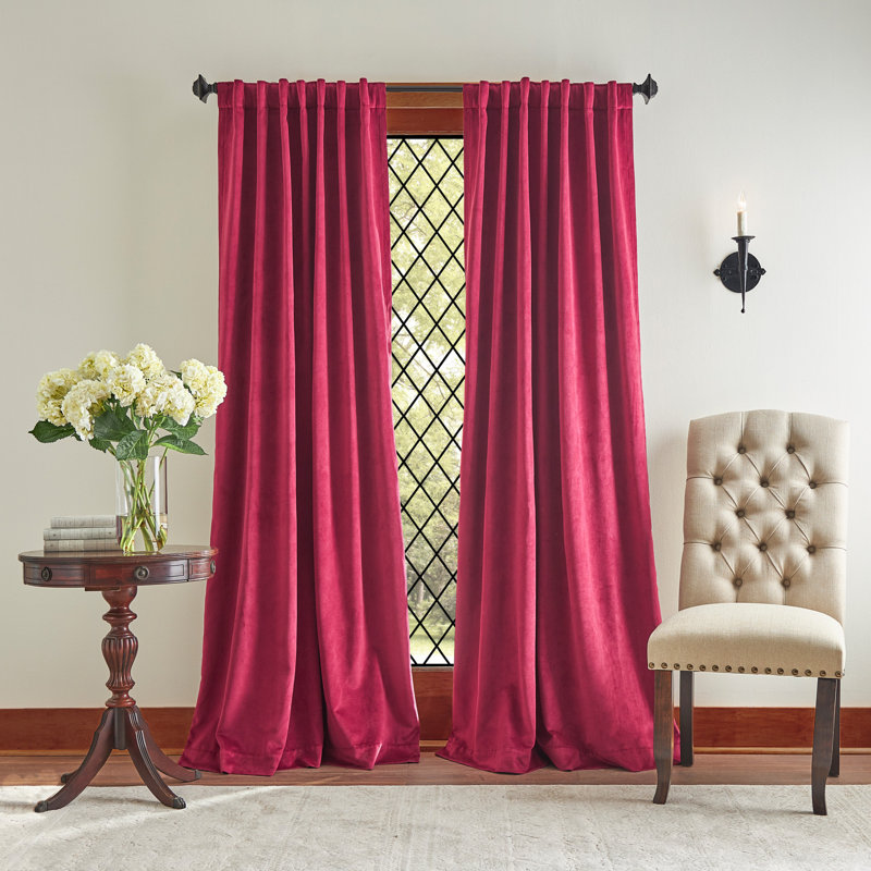 Paire de rideaux occultant avec passe-tringle Lucca, L 50 po x L 84 po, Rouge