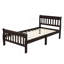 Lit plateforme, cadre de lit simple, lit-bateau avec tête et pied de lit-404512318