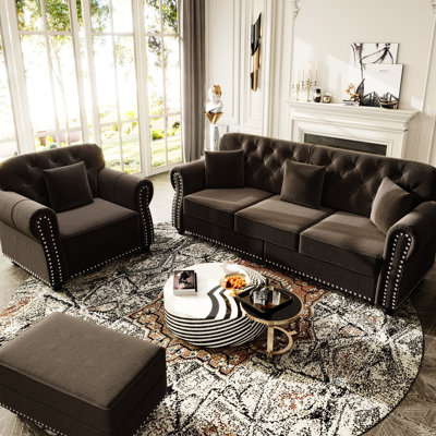4 velours marron au design moderne du milieu du siècle, garniture cloutée, bouton, roulé et un cadre pour une utilisation quotidienne relaxante