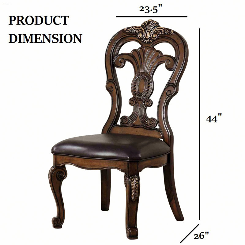 Deux chaises de style traditionnel pour l'intérieur