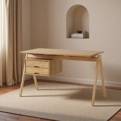 Simple And Durable Ash wood-legged Writing Desk