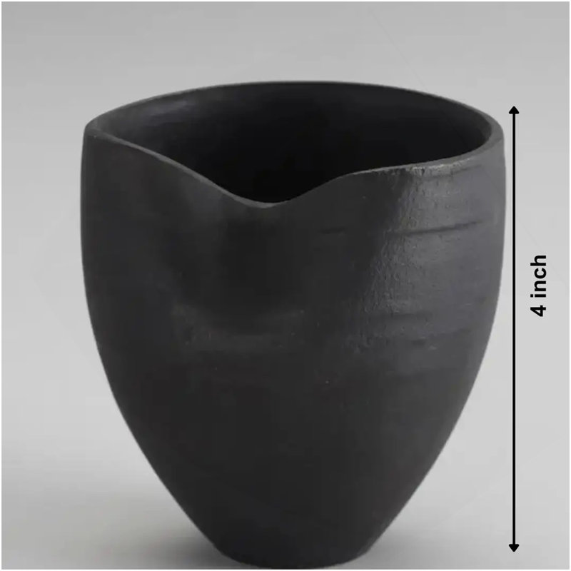 Vase en aluminium noir Minimal