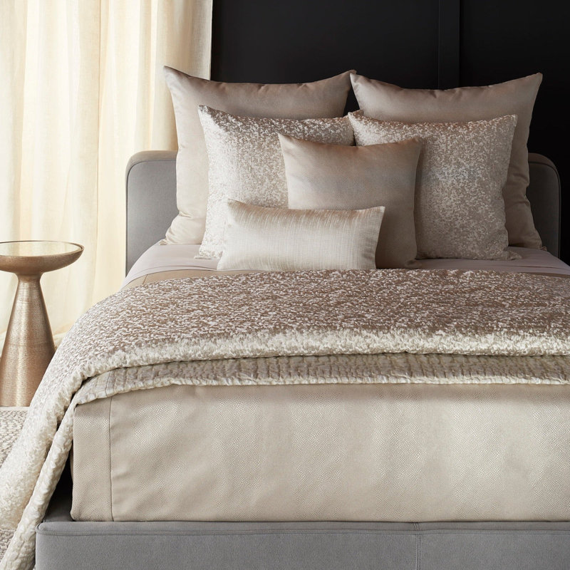 Komodo Animal Print Pillow Sham, Pearl