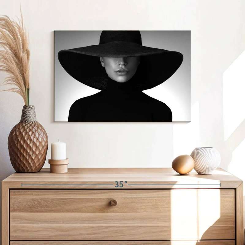 Leisha Noir Belle, 26" H x 39" W