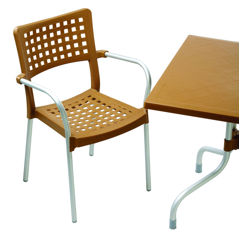 Chaise de patio empilable William Street, Café café au lait / teck