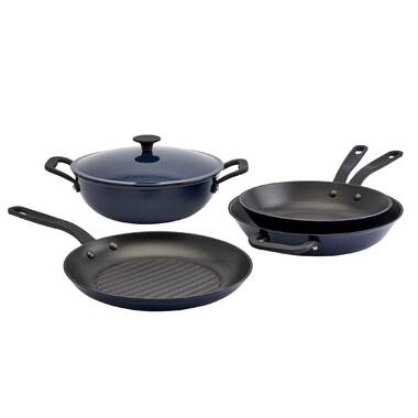 Enameled Cast Iron vs Stainless Steel Cookware - Compared!