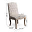 Luxueux ensemble de 2 chaises capitonnées à boutons, alliant confort et style contemporain avec pieds en bois patiné