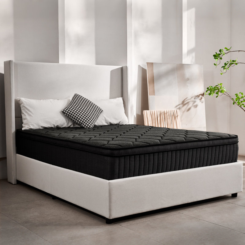 Matelas hybride dans une boîte, mousse à mémoire de forme et ressorts ensachés pour l'isolation des mouvements, confort moyen ferme, support de bord