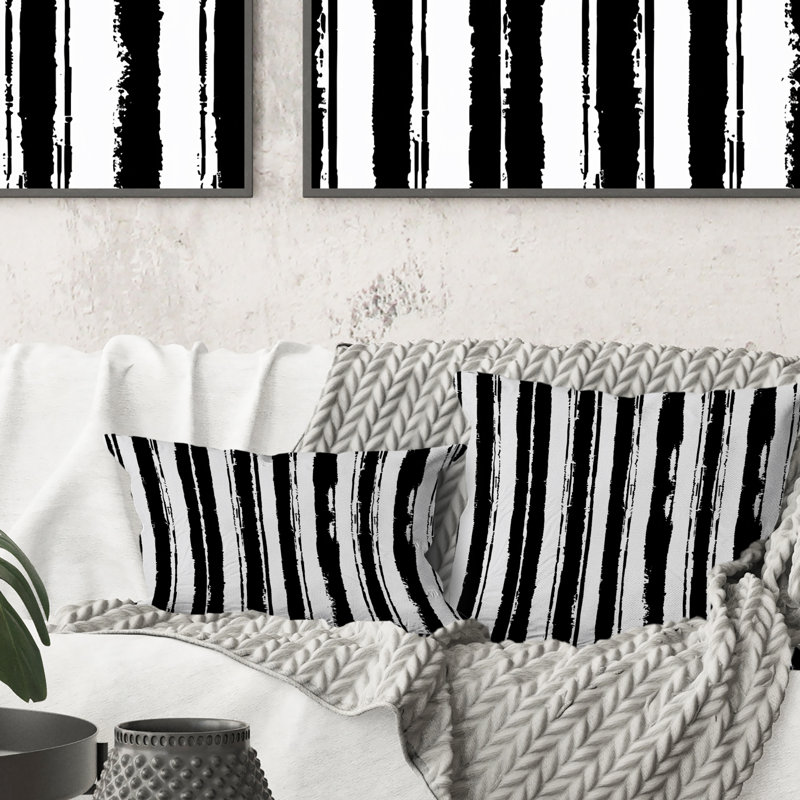 Coussin décoratif noir à fines rayures noir I, H 16 po x l 16 po