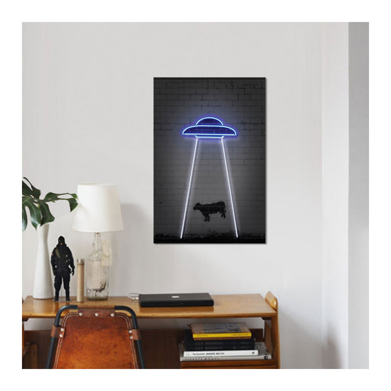 « ufo », impression sur toile tendue, H 32 po x l 24 po x P 1 po, Papier avec cadre noir, Blanc
