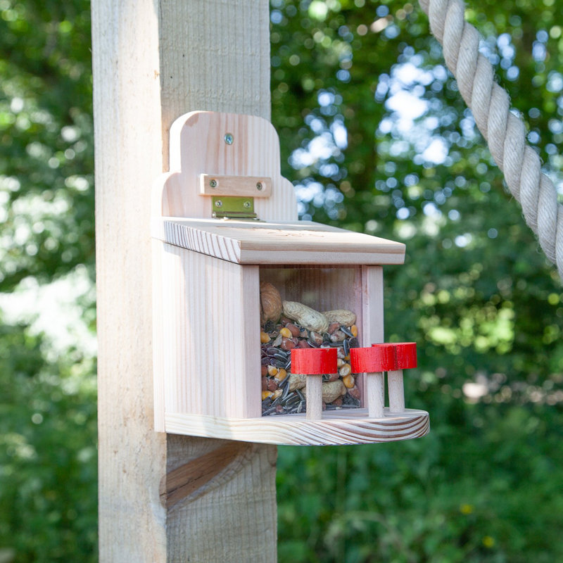 Mio Wood Hanging Squirrel Feeder