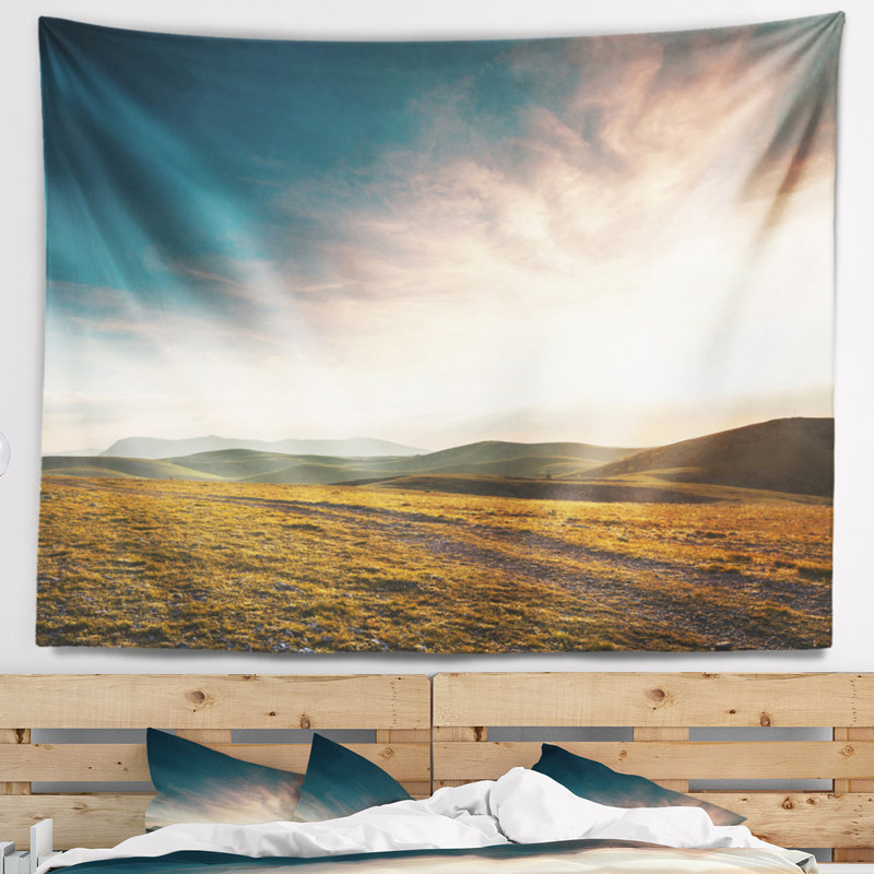 Tapisserie paysage au-dessus des montagnes au coucher du soleil, H 32 po x l 39 po
