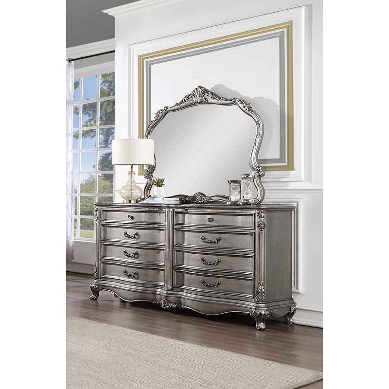 Commode, finition platine antique