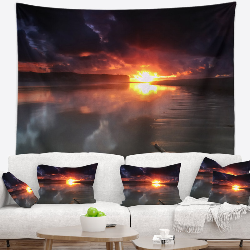 Tapisserie de soleil en mer noir, H 50 po x l 60 po