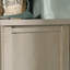 Huche en bois au design sophistiqué, brun