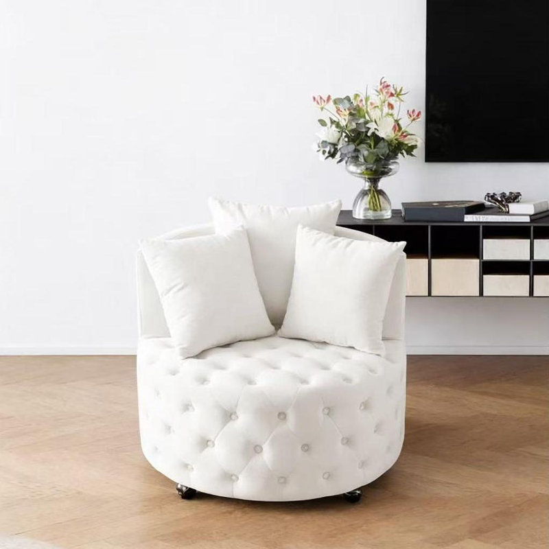 Chaise pivotante rembourrée en velours pour le salon, avec conception capitonnée à boutons et roues mobiles, comprenant 3 coussins