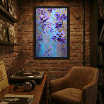 Plantes et fleurs fleurs mauves sur fond bleu avec des accents dorés