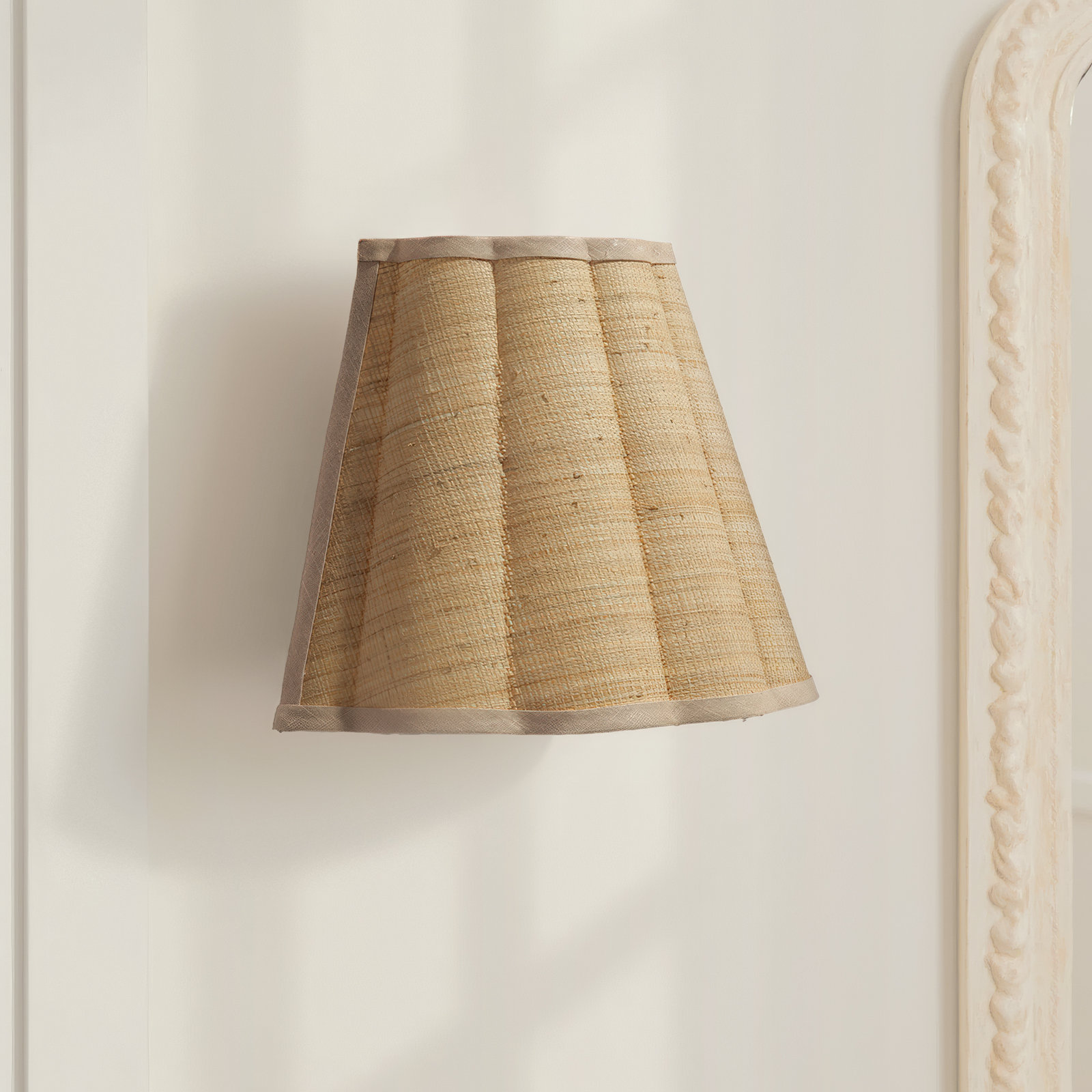 Courtney Single Light Wallchiere