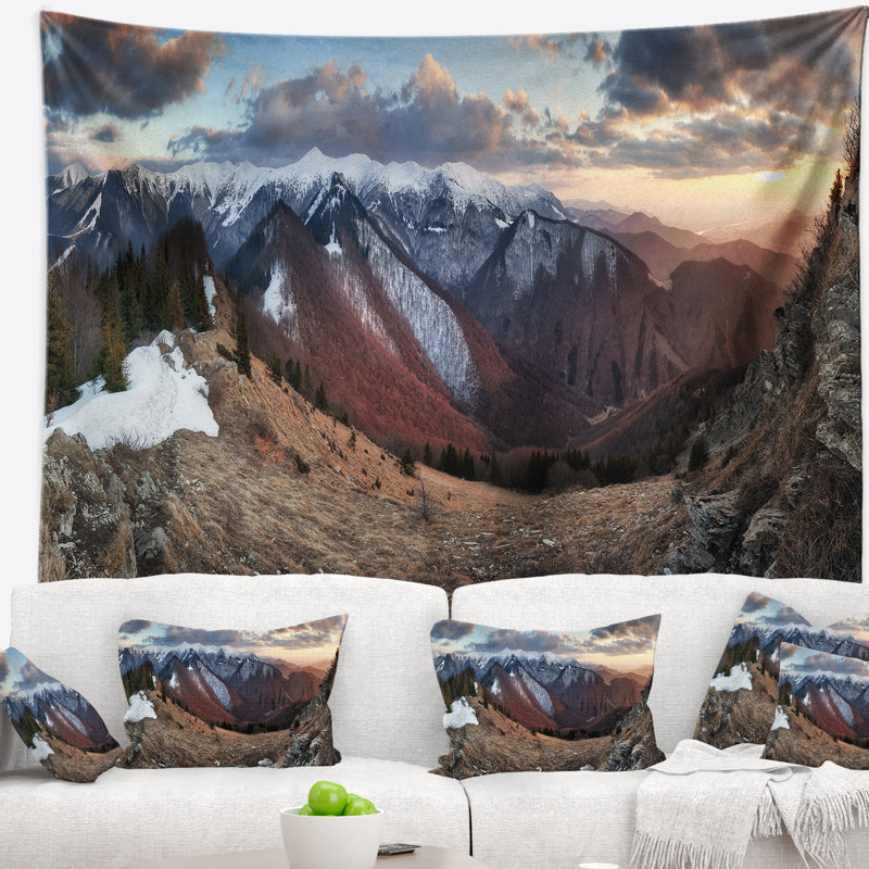 Tapisserie de paysage à superposition de paysages de montagnes brumeuses, H 78 po x l 92 po