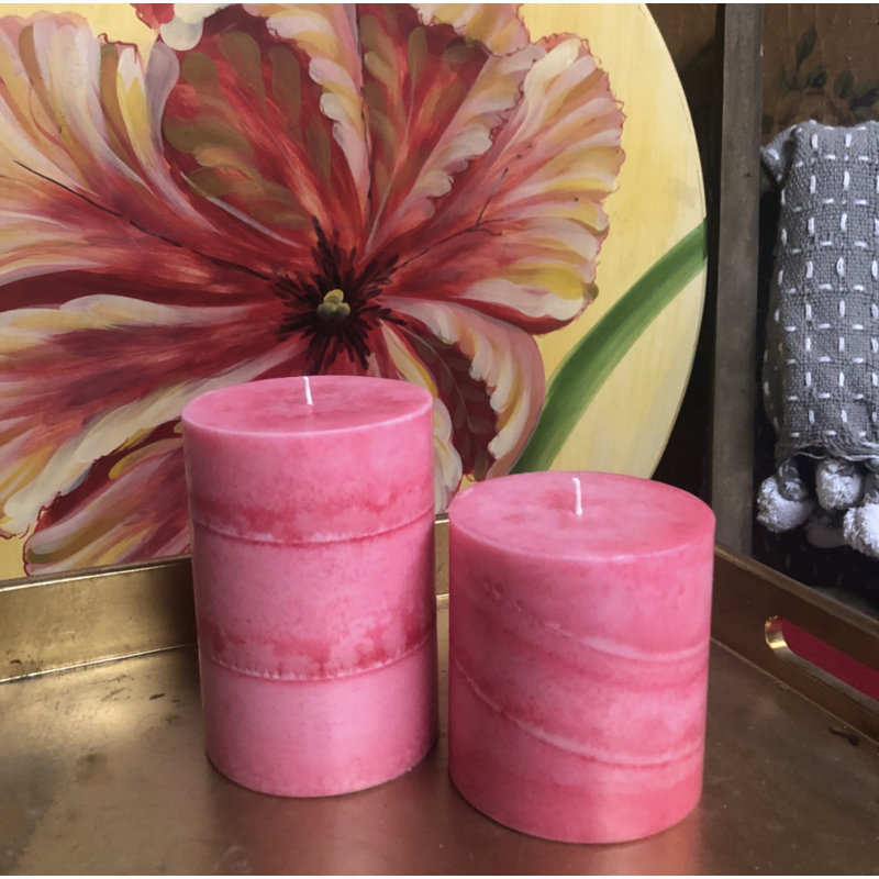 Bougie pilier parfumée corail rose, H 6 po x l 4 po x P 4 po
