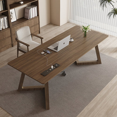 Bureau rectangulaire en bois massif brun clair