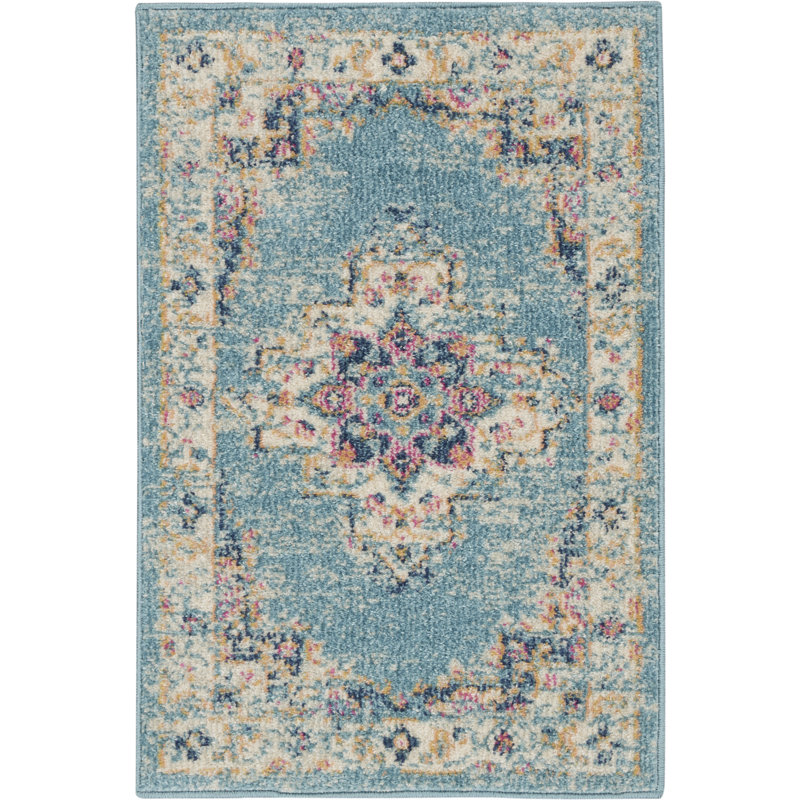 Tapis bleu traditionnel Augusta, Rectangle 1 pi 10 po x 2 pi 10 po