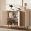 Buffet cannelé avec 3 portes, armoire d'appoint moderne avec tablettes réglables, rangement de cuisine avec poignées dorées, bar à café pour la cuisine, salle à manger-469532743