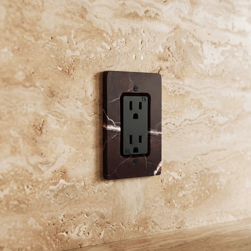 Le magasin Stone Outlet, Calacatta Viola - prise USB-C