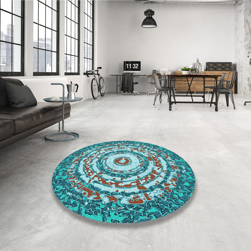 Oriental Indoor Rug, Round 3'