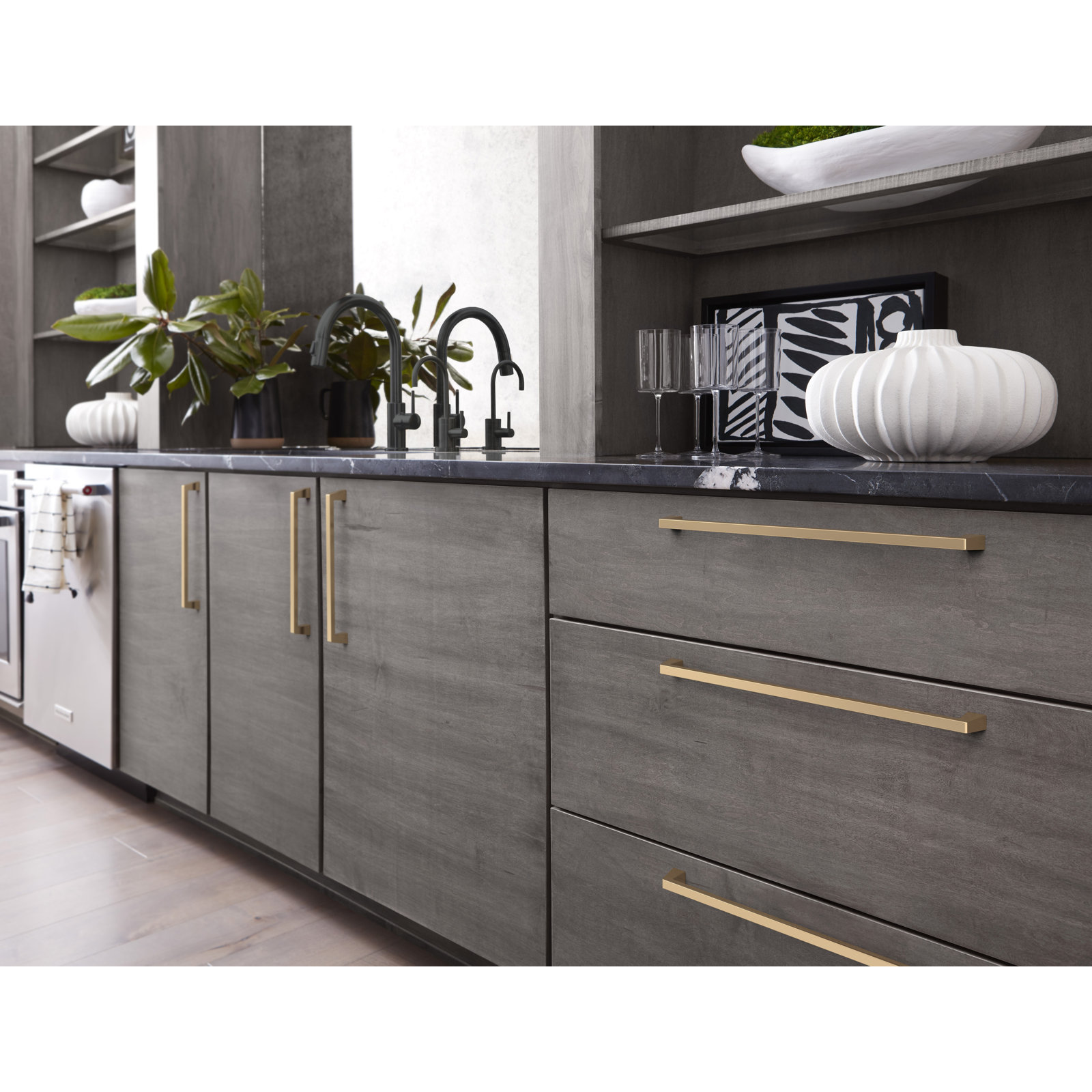 Blackrock Appliance Pull, Champagne Bronze, 18"