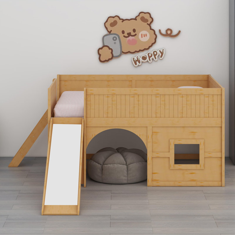 Lit mezzanine bas en bois avec tablettes de rangement et glissade, Naturel