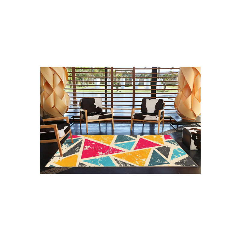 Tapis clair à motif triangulaire multicolore avec base tissée lavable à la machine