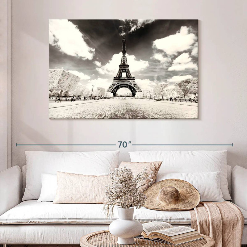 Ravi His Majesty Eiffel, 32" H x 48" W