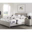 Lit gris attrayant et grand lit en bois