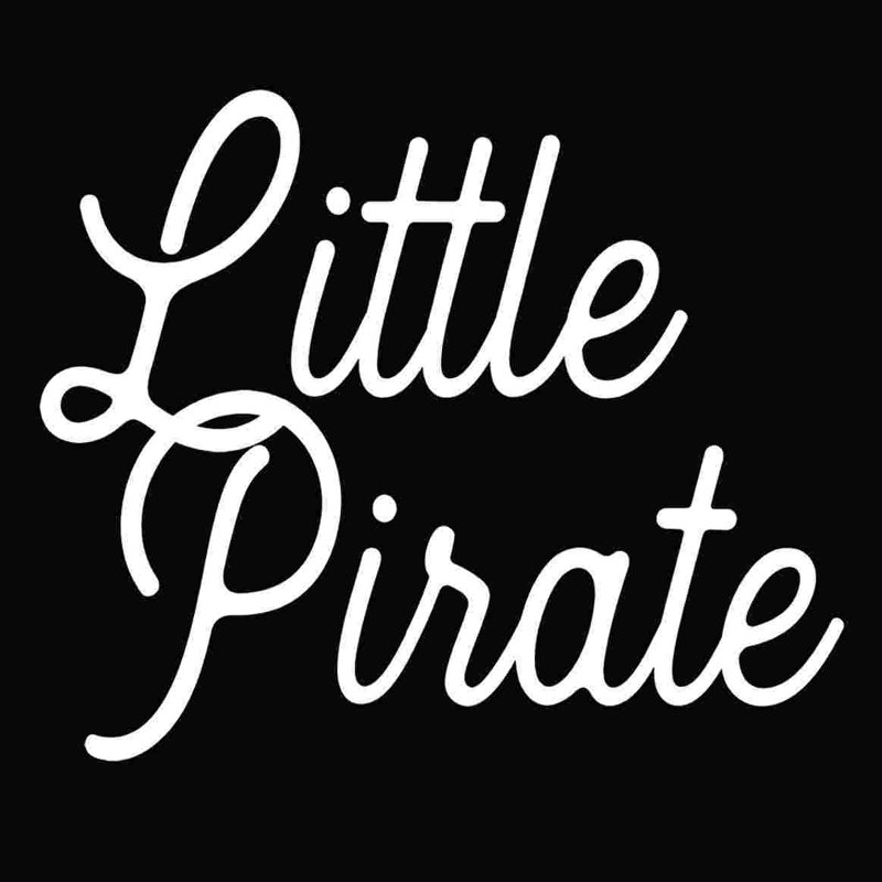 Petit pirate, H 12 po x l 12 po