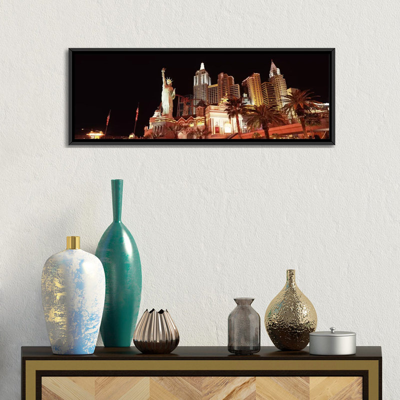 « new york new york hotel, las vegas, nevada », reproduction de photo sur toile, H 16 po x l 48 po x P 1,5 po