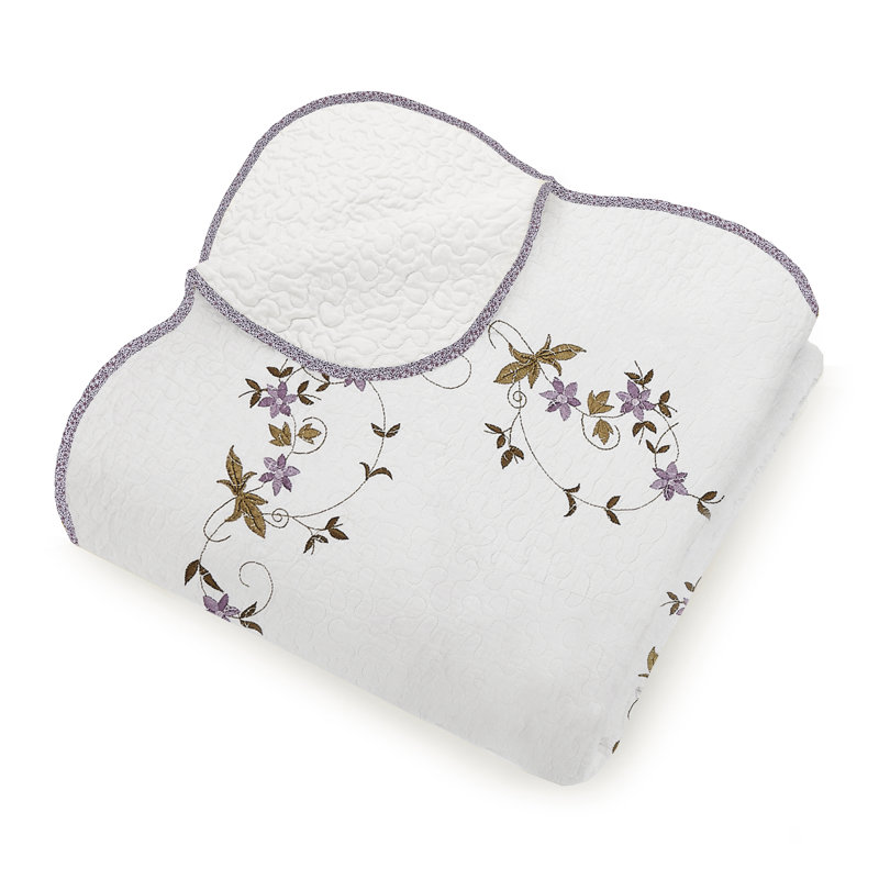 Gwen Floral Embroidered Scalloped Quilt/Coverlet Set, Full/Queen Quilt + 2 Standard Shams