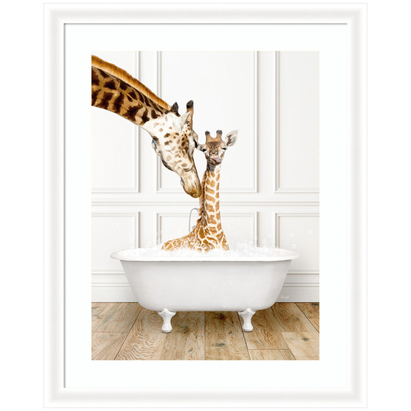 «Mother and Baby Giraffe in Traditional Vintage Bathaign» par Amy Peterson, reproduction d'art encadrée