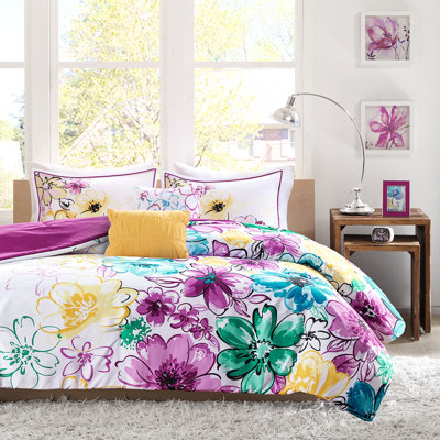 Comforter With Stylish Floral Details Luxury Accents