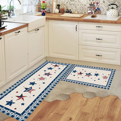  Ensemble de tapis de cuisine deux pièces Jour de l'Independence avec paillassons patriotiques antidérapants dans un motif de drapeau rouge, blanc et bleu pour les zones de l'évier et du poêle