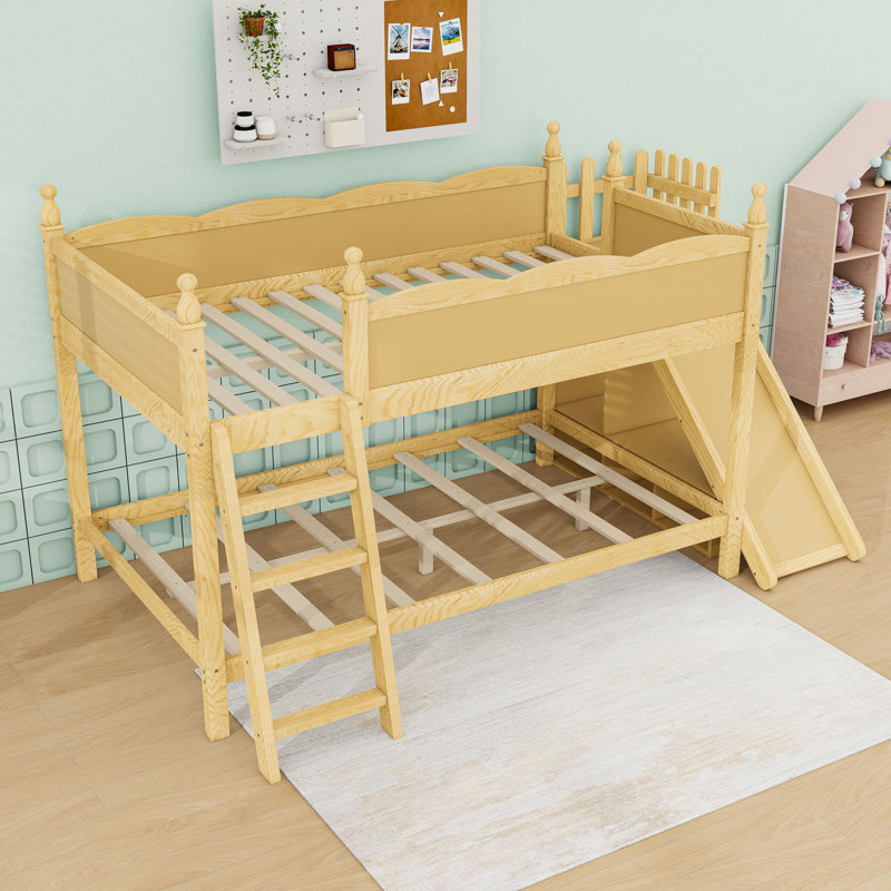 Lit double superposé au dessus d'un lit double avec tablettes, glissoire intégrée et échelle, Natural