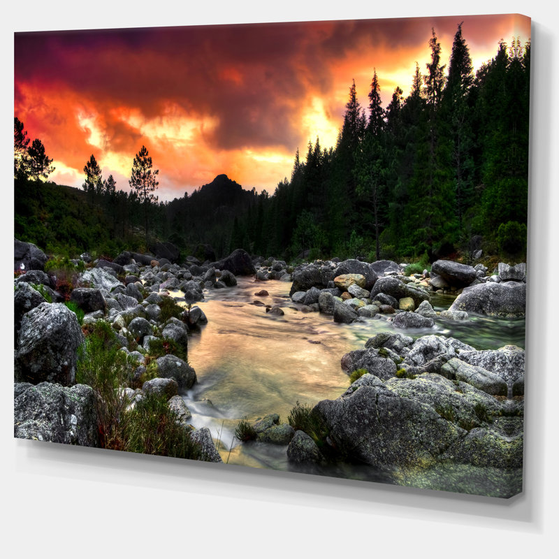 «Rocky Mountain River at Sunset», photographie, H 30 po x l 40 po x P 1 po, Métal métal