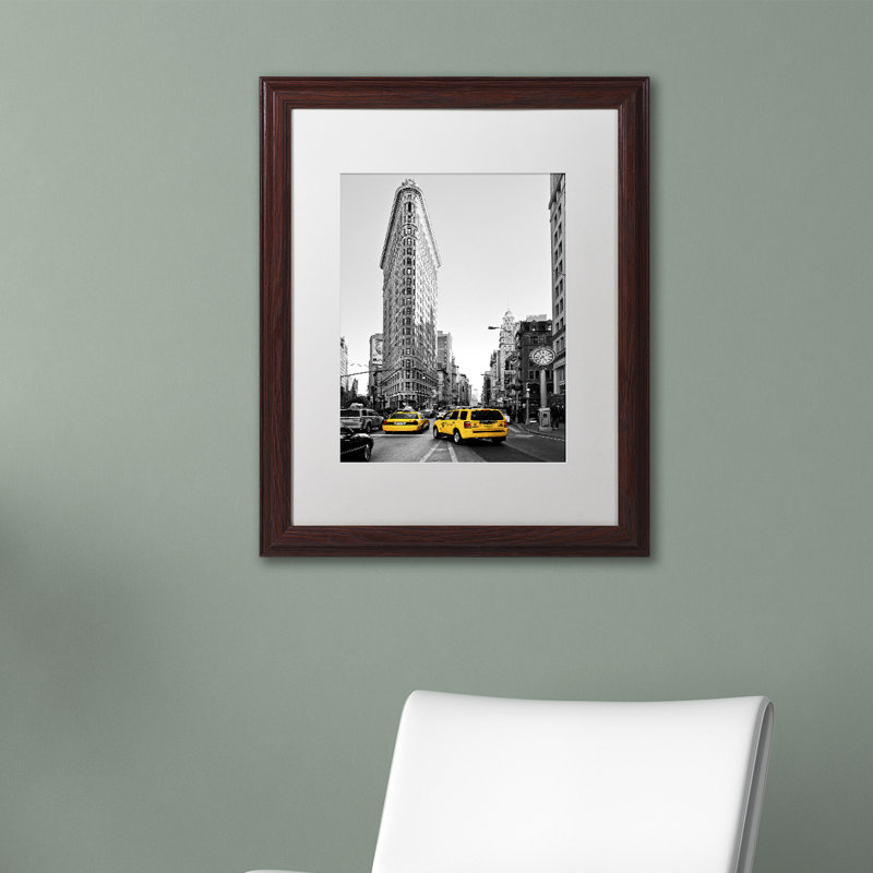 « flatiron building de la e », reproduction de photo encadrée, H 20 po x l 16 po x P 0,5 po, Cadre brun