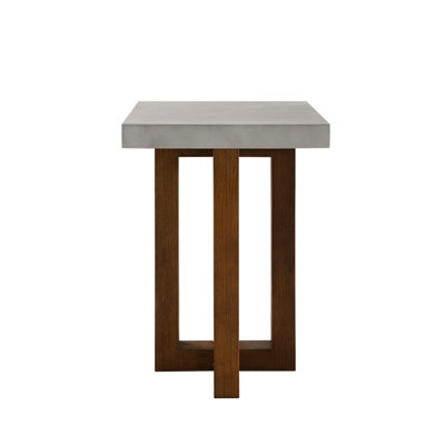 Table de bout en faux béton et base en noyer - un ajout élégant à votre décoration intérieure