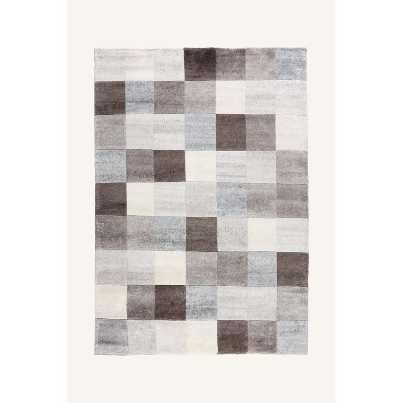 Kusai Chequered Hand Knotted Area Rug, Rectangle 140 x 200cm