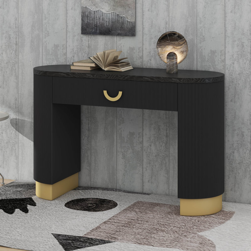 Console moderne avec design à nervures verticales, rangement compact avec tiroir fonctionnel