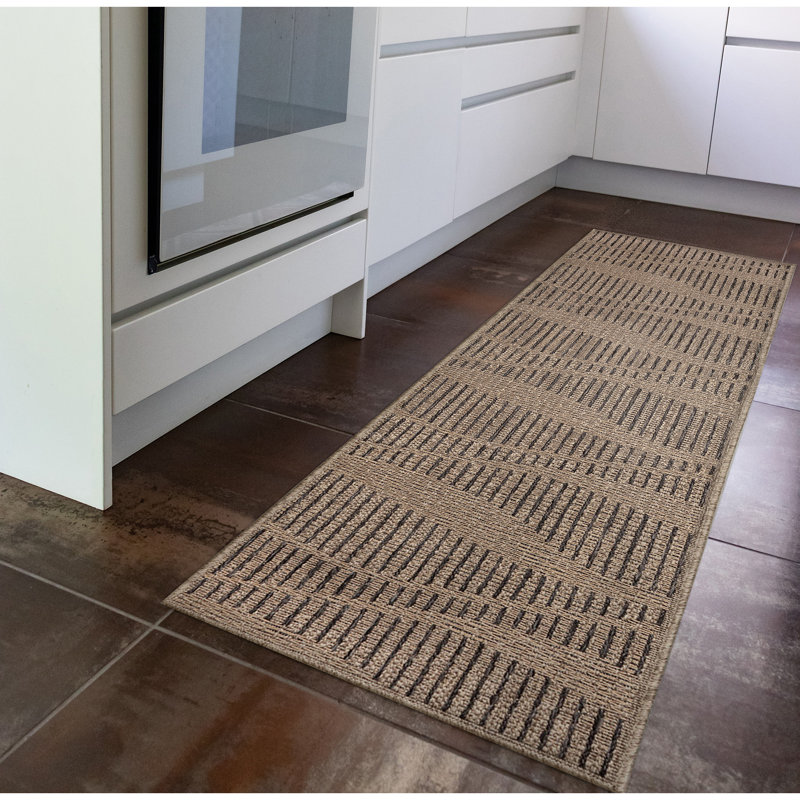 Tapis intérieur / extérieur Courtdale, Tapis de couloir 1 pi 11 po x 7 pi 6 po